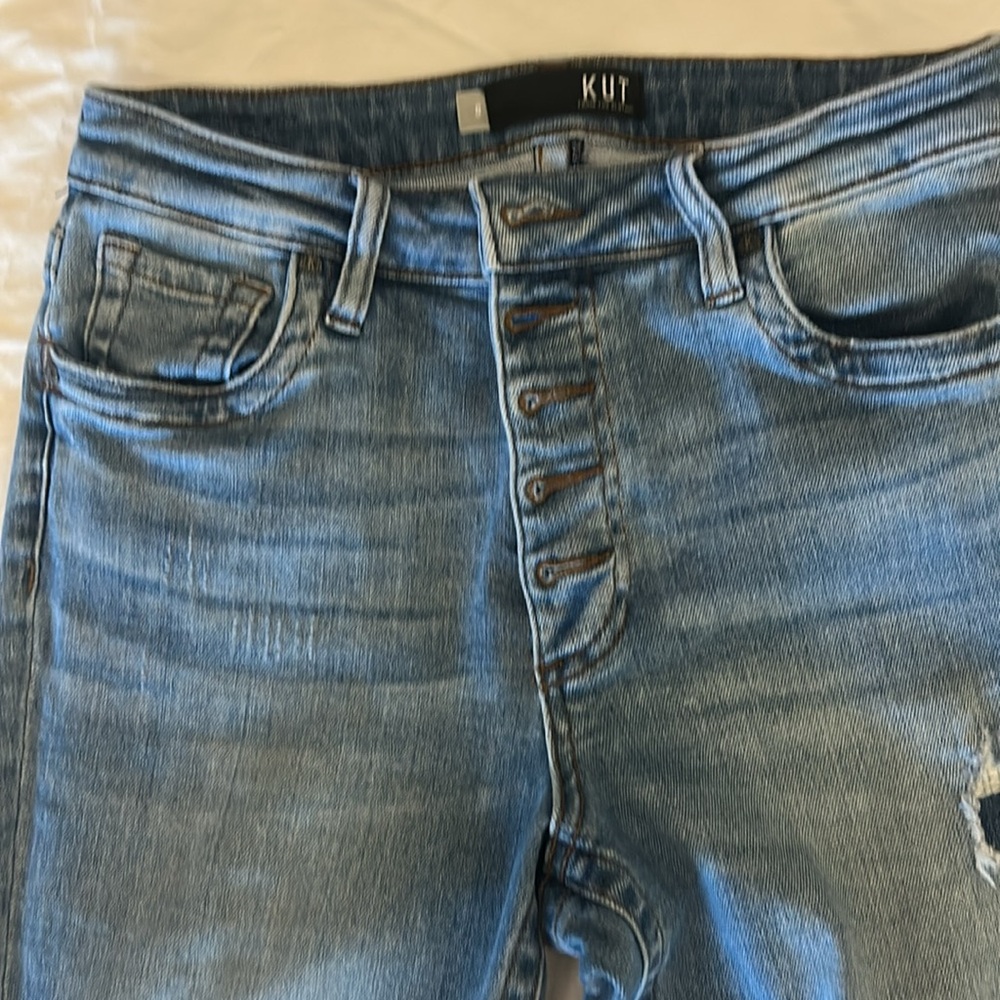 KUT Stevie straight leg high rise button front blue jeans, distressed, Size 6 - Picture 2 of 5